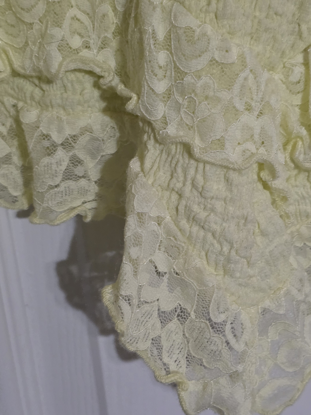 Lemon Lace Ruffle Crop Top - Picture 2 of 3